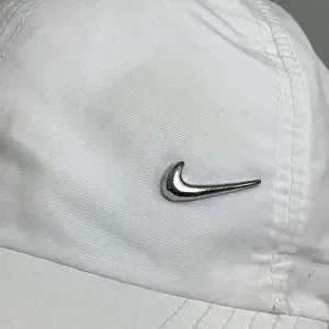 Nike Accessories Nike Sze Heritage86 White With Metallic Logo
